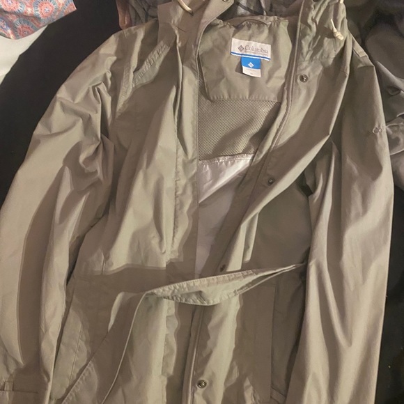 Columbia  trench raincoat - Picture 2 of 2